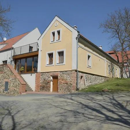 Statek Krkavčí Hora Farma Nizbor