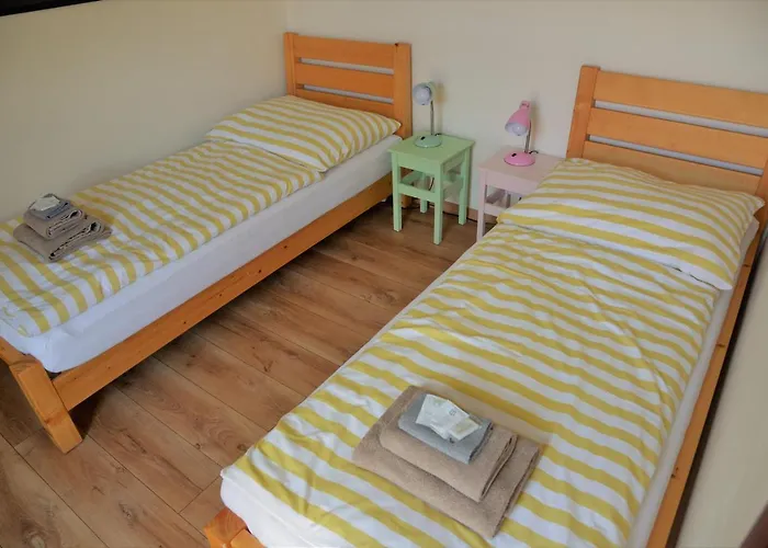 Statek Krkavci Hora Feriegård *