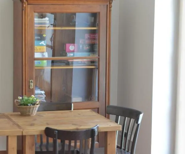 Statek Krkavci Hora Feriegård Nizbor