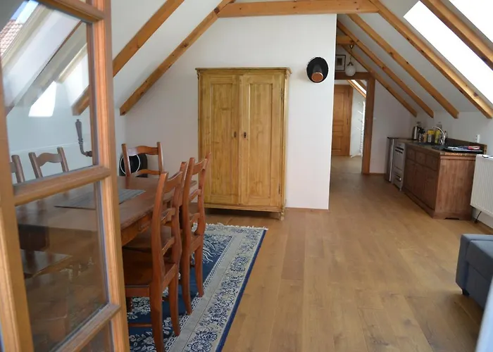 Statek Krkavci Hora Feriegård Nizbor